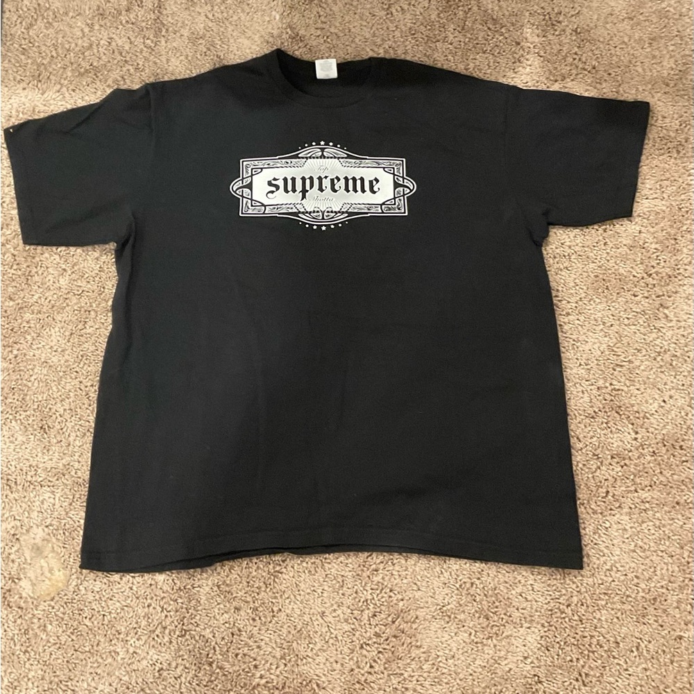Black Supreme XXL Tee

Gently Used